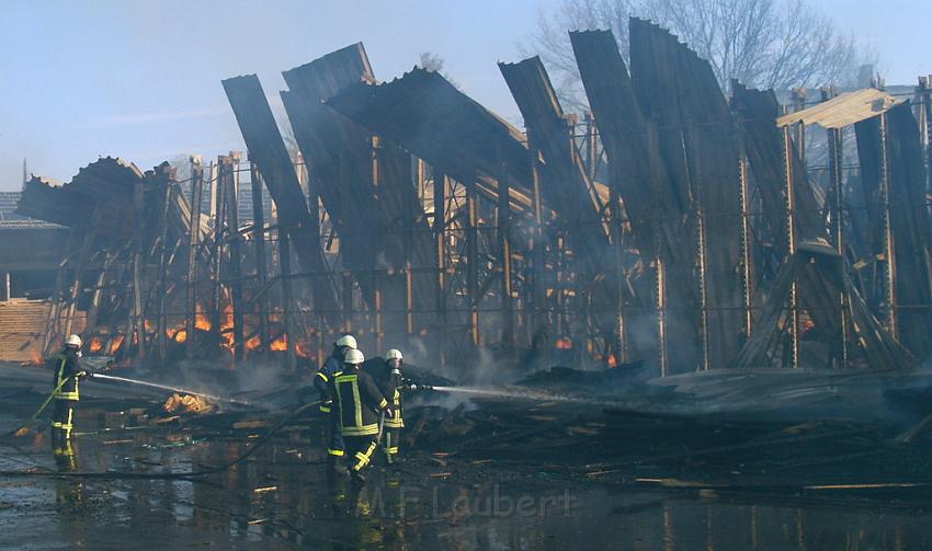 Grossbrand Holzlager Siegburg Industriestr P058.JPG